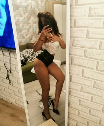 У меня есть все фото и отзывы, чтобы ты мог убедиться в моей красоте и профессионализме. Мои услуги включают все, что ты только пожелаешь. 🌟Я готова удовлетворить все твои сексуальные желания и позаботиться о твоем комфорте. 🌹Приглашаю тебя провести незабываемое время в Москве, где я живу, чтобы проникнуться страстью и насладиться моими ласками. Не упусти шанс испытать настоящий эротический восторг со мной. Екатерина